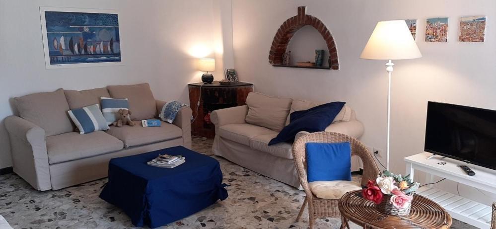 Joivy Spacious 2 Bedroom Apt With Terrace At The Heart Of The ヴェルナッツァ エクステリア 写真