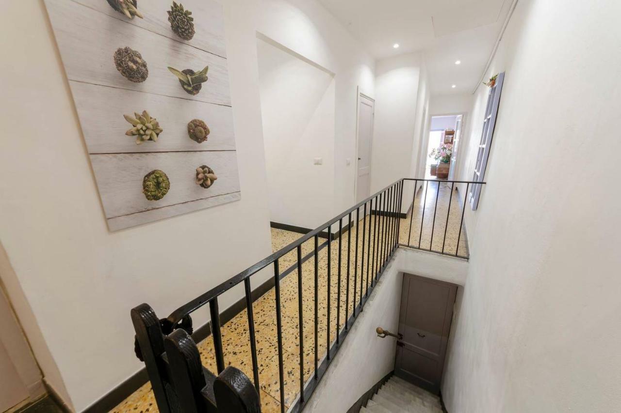 Joivy Spacious 2 Bedroom Apt With Terrace At The Heart Of The ヴェルナッツァ エクステリア 写真
